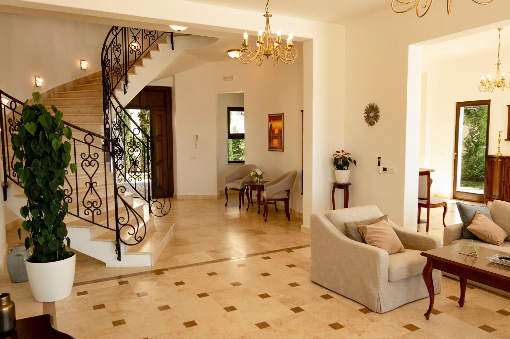 Vila Oak Leaf Residences