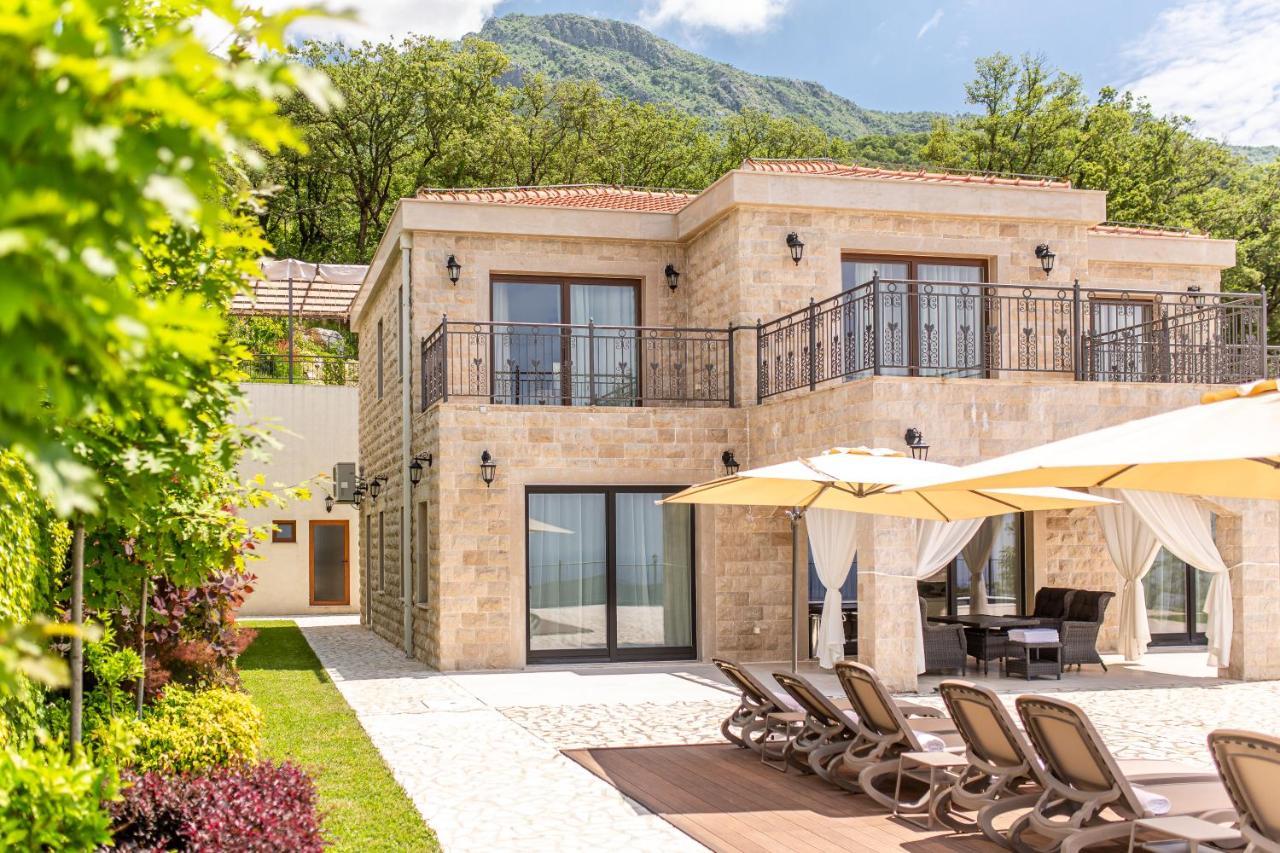 Villa Oak Leaf Residences *