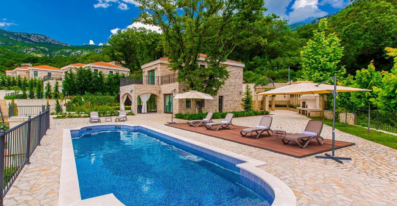 Oak Leaf Residences