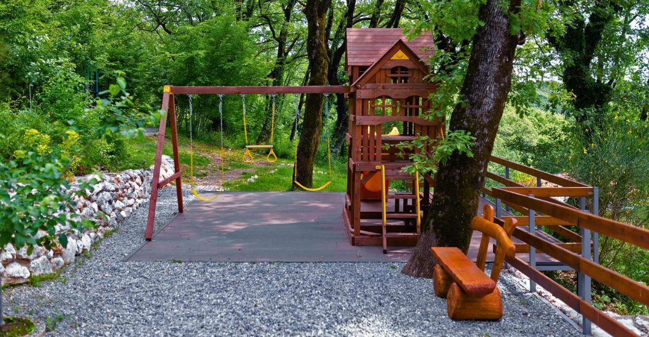 Oak Leaf Residences Villa *