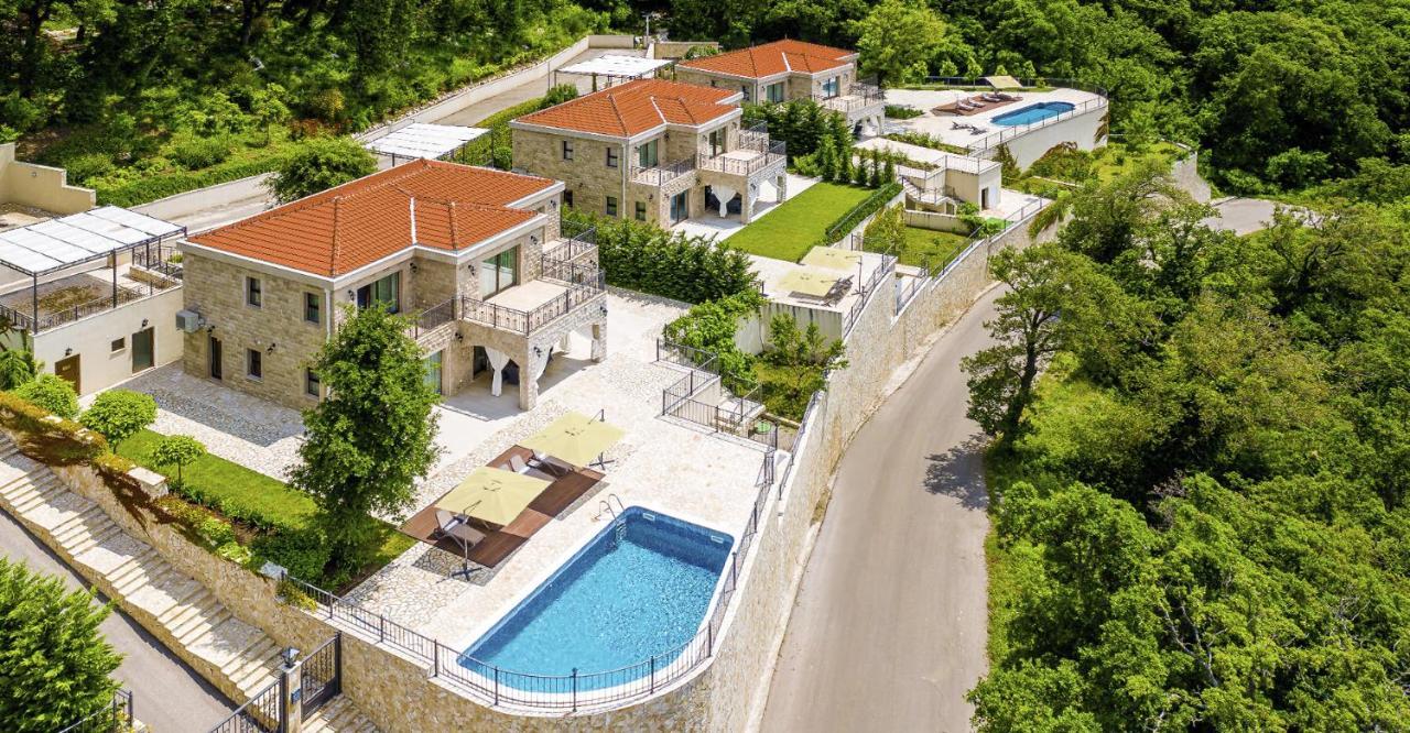 Oak Leaf Residences Villa *