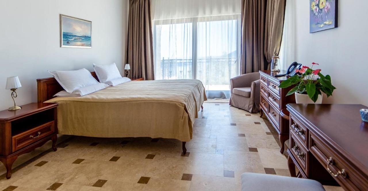 Oak Leaf Residences Villa *