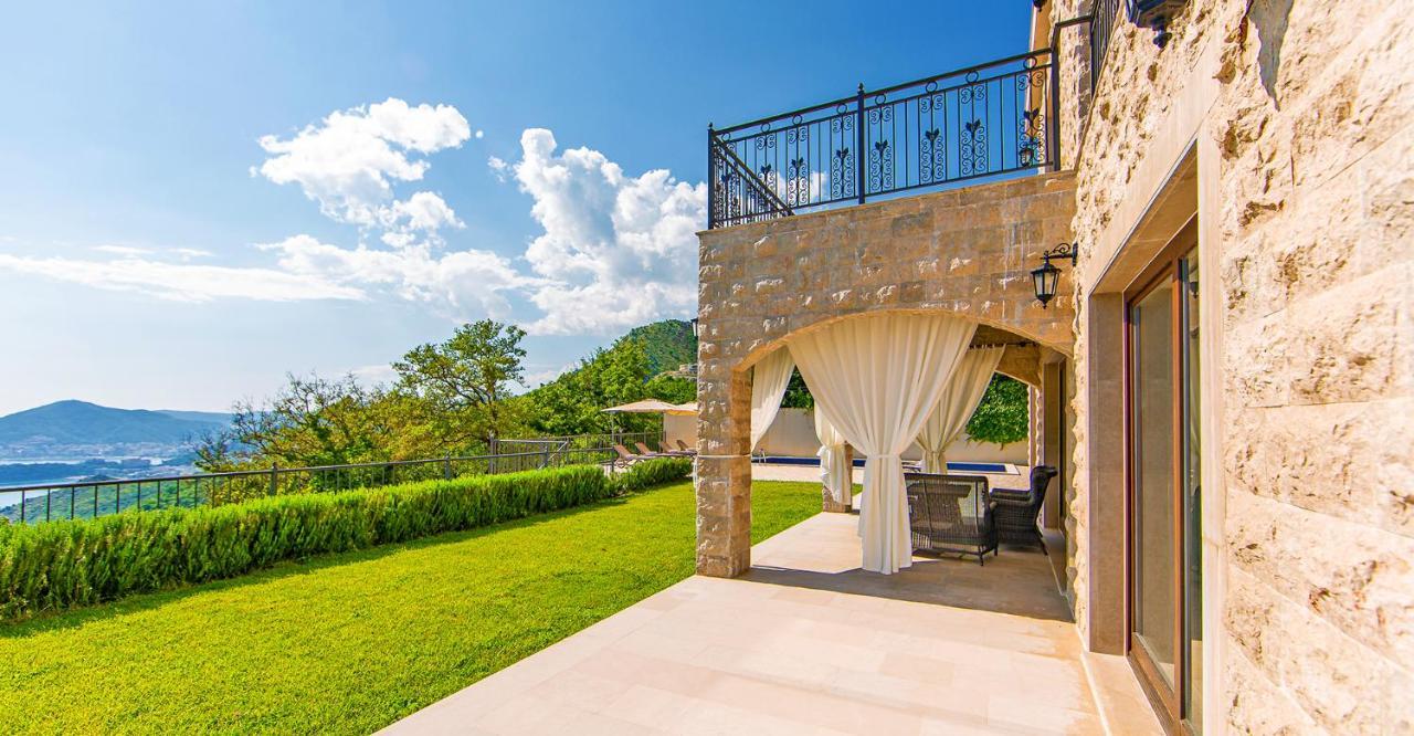 Villa Oak Leaf Residences *