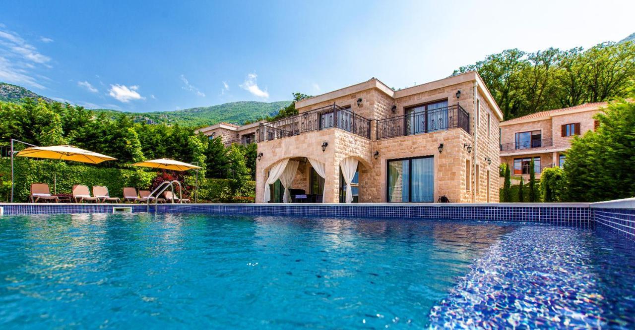 Oak Leaf Residences *