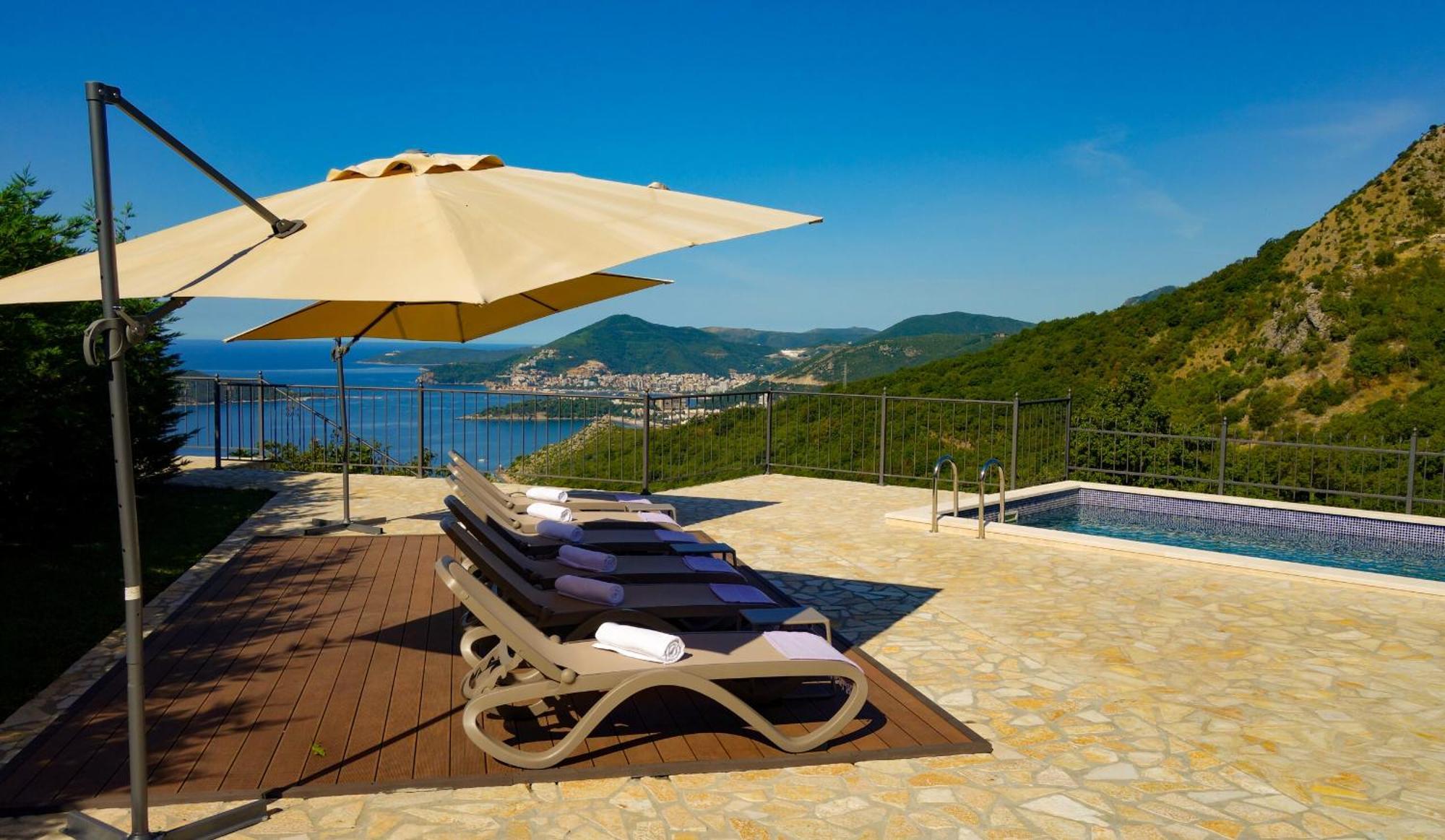 Oak Leaf Residences *